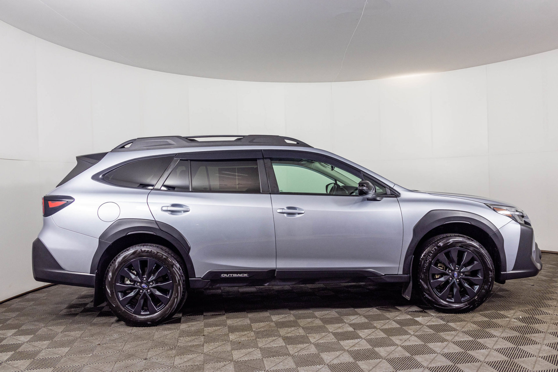 Used 2024 Subaru Outback Onyx Edition AWD/4WD image 17