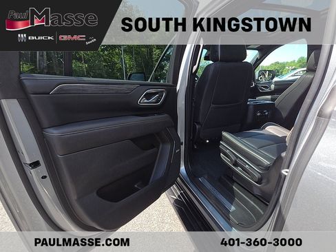 Used 2023 GMC Yukon XL SLT w/ SLT Premium Package AWD/4WD image 20