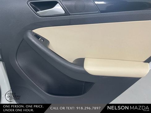 Used 2017 Volkswagen Jetta SEL image 42