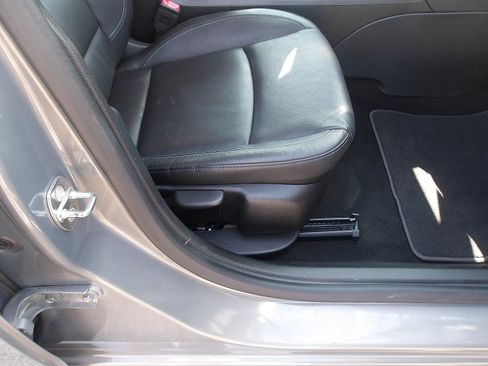 Used 2017 Chevrolet Cruze Premier w/ Enhanced Convenience Package FWD image 10