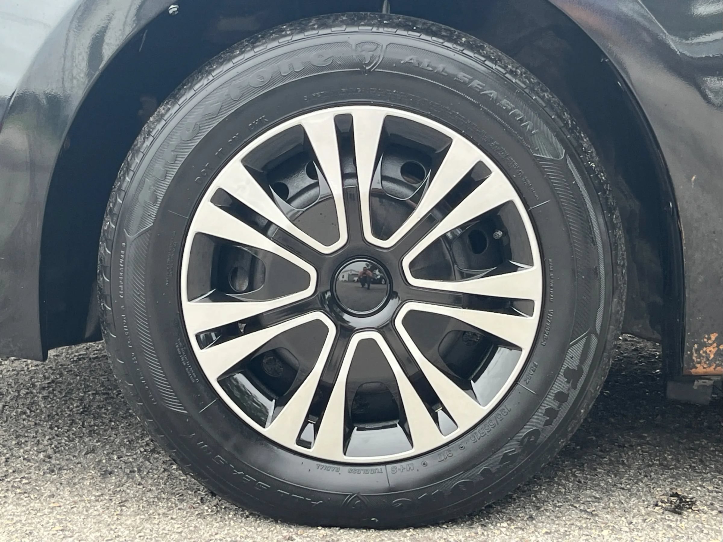 Used 2016 Toyota Corolla L FWD image 10