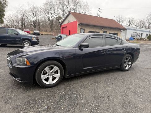 Used 2012 Dodge Charger SE image 9