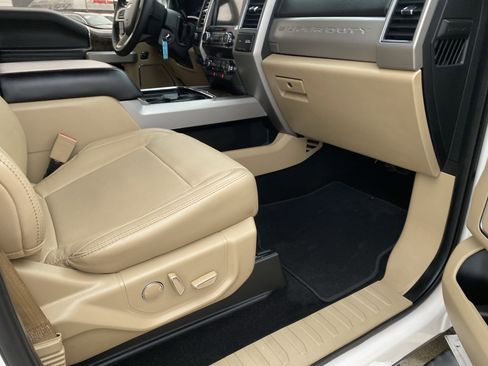 Used 2019 Ford F250 Lariat w/ Lariat Value Package image 5