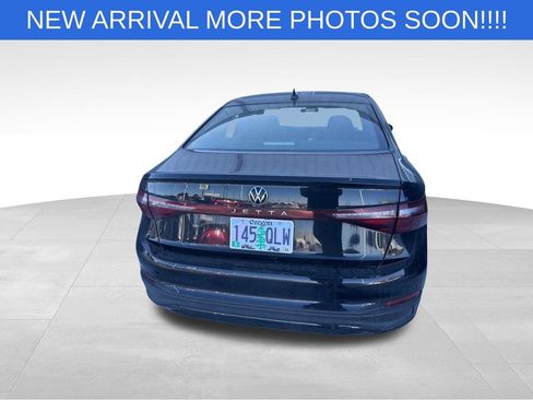 Used 2025 Volkswagen Jetta Sport image 6