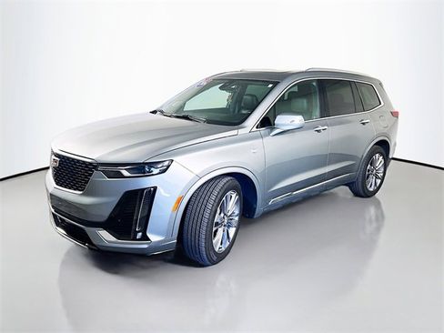 Used 2024 Cadillac XT6 Premium Luxury image 3