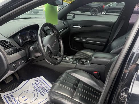 Used 2018 Chrysler 300 S w/ 300S Premium Group image 13