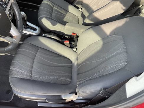 Used 2016 Chevrolet Sonic LT image 17