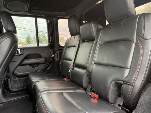 Used 2021 Jeep Wrangler Unlimited Rubicon w/ Dual Top Group AWD/4WD image 23
