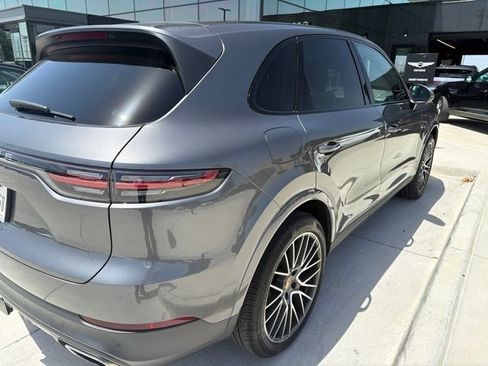 Used 2020 Porsche Cayenne AWD/4WD image 3