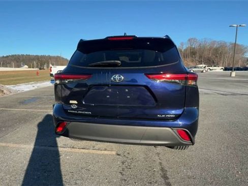 Used 2021 Toyota Highlander XLE image 7