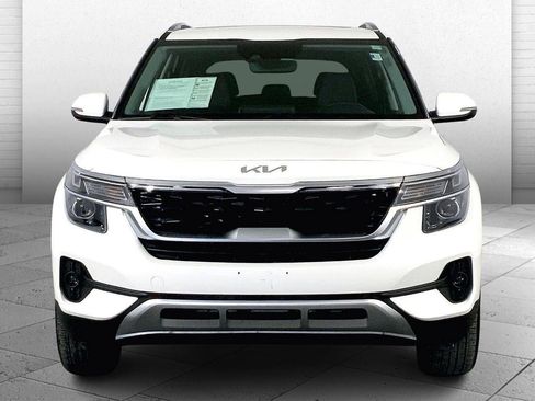 Used 2023 Kia Seltos EX image 2