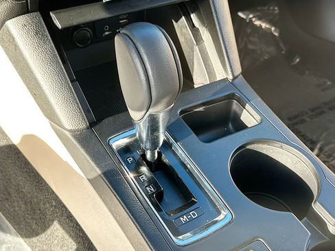 Used 2019 Subaru Outback 2.5i Limited w/ Popular Package #2 image 17