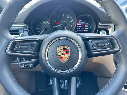 Certified 2025 Porsche Macan AWD/4WD image 25