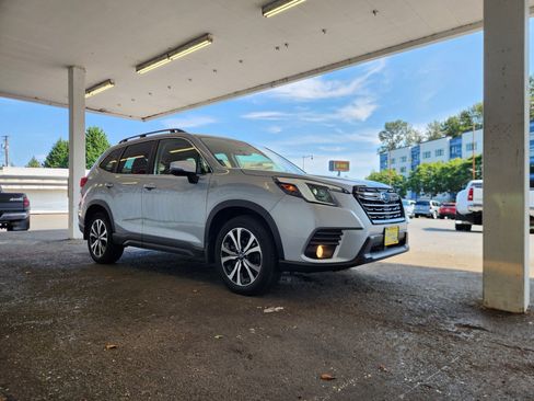 Used 2023 Subaru Forester Limited w/ Popular Package #2 AWD/4WD image 7