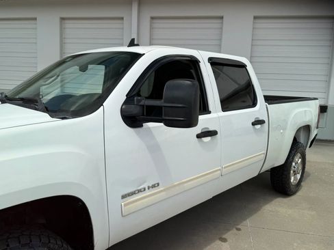 Used 2012 GMC Sierra 2500 SLE w/ SLE Preferred Package AWD/4WD image 13