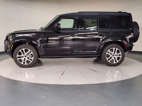 New 2026 Land Rover Defender 110 X-Dynamic SE image 5