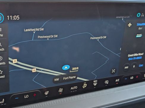 Used 2025 Ford Maverick Lobo AWD/4WD image 17