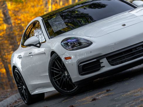 Used 2017 Porsche Panamera image 23