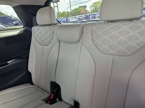 Used 2022 Hyundai Palisade Limited FWD image 16