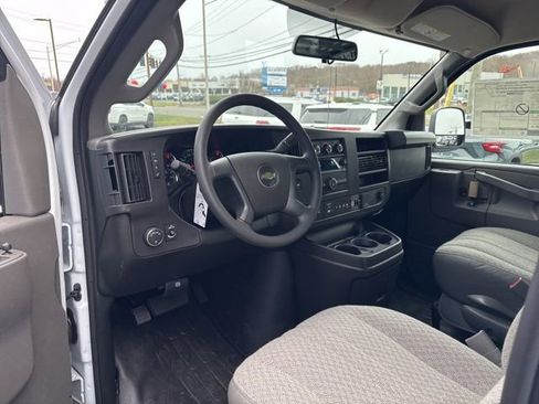 New 2025 Chevrolet Express 2500 RWD image 8