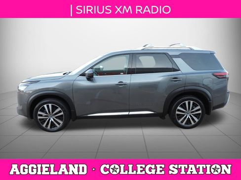 Used 2024 Nissan Pathfinder Platinum w/ Cargo Package FWD image 7