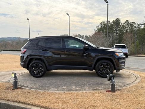 Used 2019 Jeep Compass Latitude w/ Cold Weather Group image 8