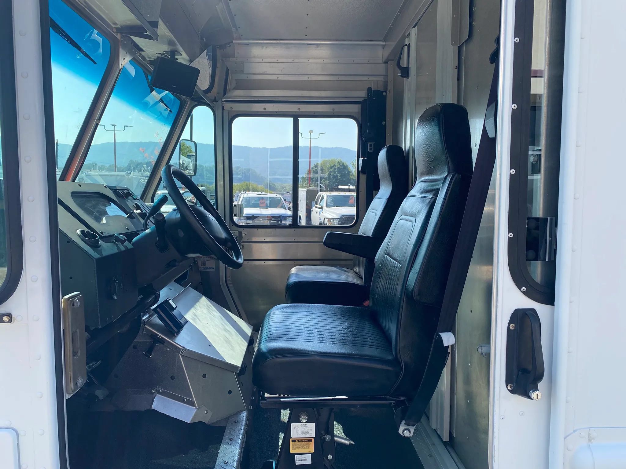 Used 2017 Ford E-350 and Econoline 350 Super Duty w/ A/C Prep Package RWD image 8