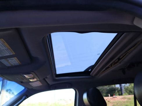 Used 2005 Nissan Pathfinder LE image 28