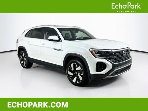 Used 2025 Volkswagen Atlas Cross Sport SE FWD image 1