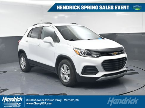 Used 2020 Chevrolet Trax LT w/ LT Convenience Package image 1