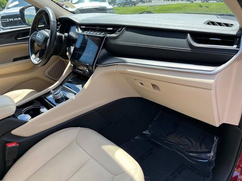 Used 2022 Jeep Grand Cherokee L Limited image 27