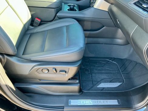 Used 2024 Chevrolet Tahoe Z71 w/ Luxury Package image 24