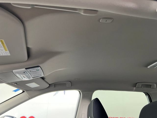Used 2023 Nissan Rogue SV FWD image 21