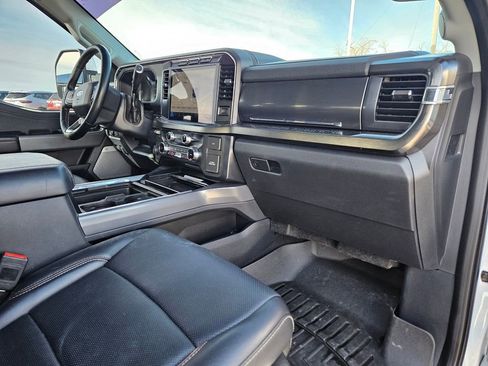 Used 2024 Ford F250 Lariat w/ Chrome Package image 33