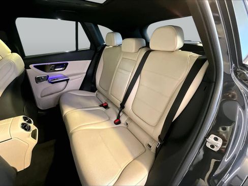 Used 2026 Mercedes-Benz GLC 300 4MATIC image 21