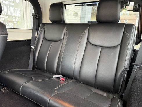 Used 2015 Jeep Wrangler Rubicon image 11