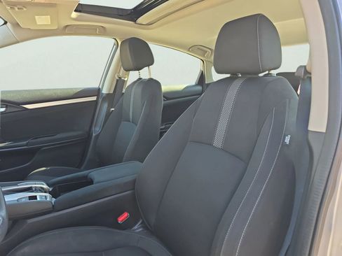 Used 2018 Honda Civic EX image 9