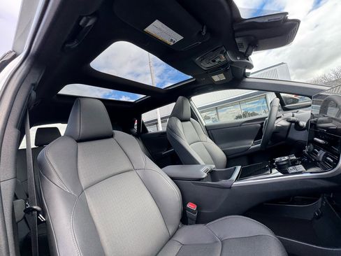 Used 2024 Toyota bZ4X AWD image 27