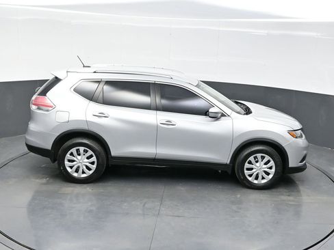 Used 2016 Nissan Rogue S w/ Appearance Package image 37