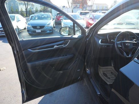 Used 2020 Cadillac XT6 Sport image 14