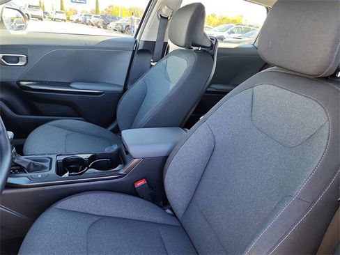 New 2025 Kia K4 LXS image 12