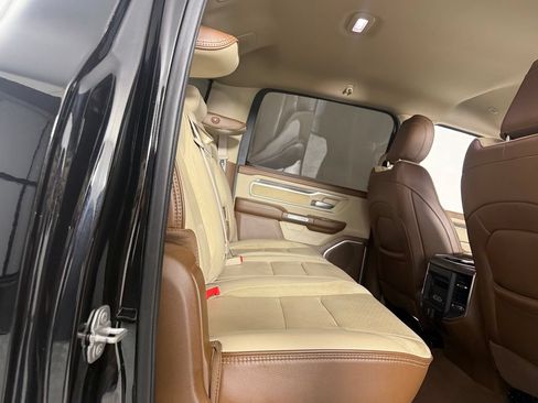 Used 2019 RAM 1500 Laramie AWD/4WD image 29