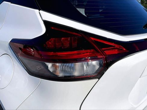 Used 2024 Nissan Kicks SR w/ SR Premium Package image 29