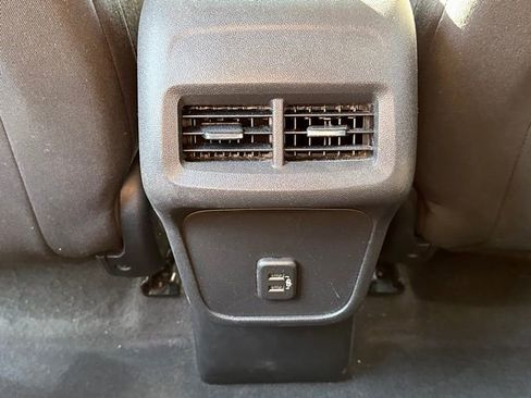 Used 2022 Chevrolet Equinox LT image 18