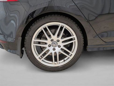 Used 2017 Volkswagen Golf R 4-Door image 24