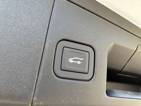 New 2026 Cadillac XT5 Sportv w/ LPO, Floor Liner Package image 44