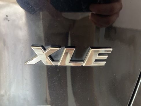 Used 2021 Toyota RAV4 XLE FWD image 46