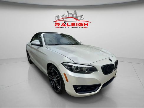 Used 2020 BMW 230i xDrive Convertible w/ Premium Package image 8