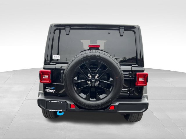 Used 2024 Jeep Wrangler Unlimited Sahara w/ Technology Group AWD/4WD image 4