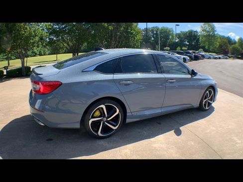 Used 2022 Honda Accord Sport image 8